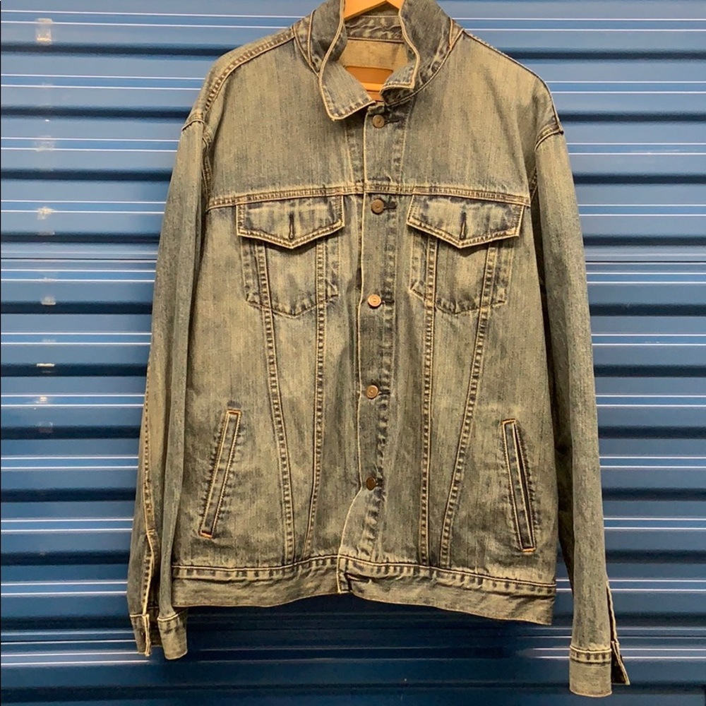 DENIM JACKET